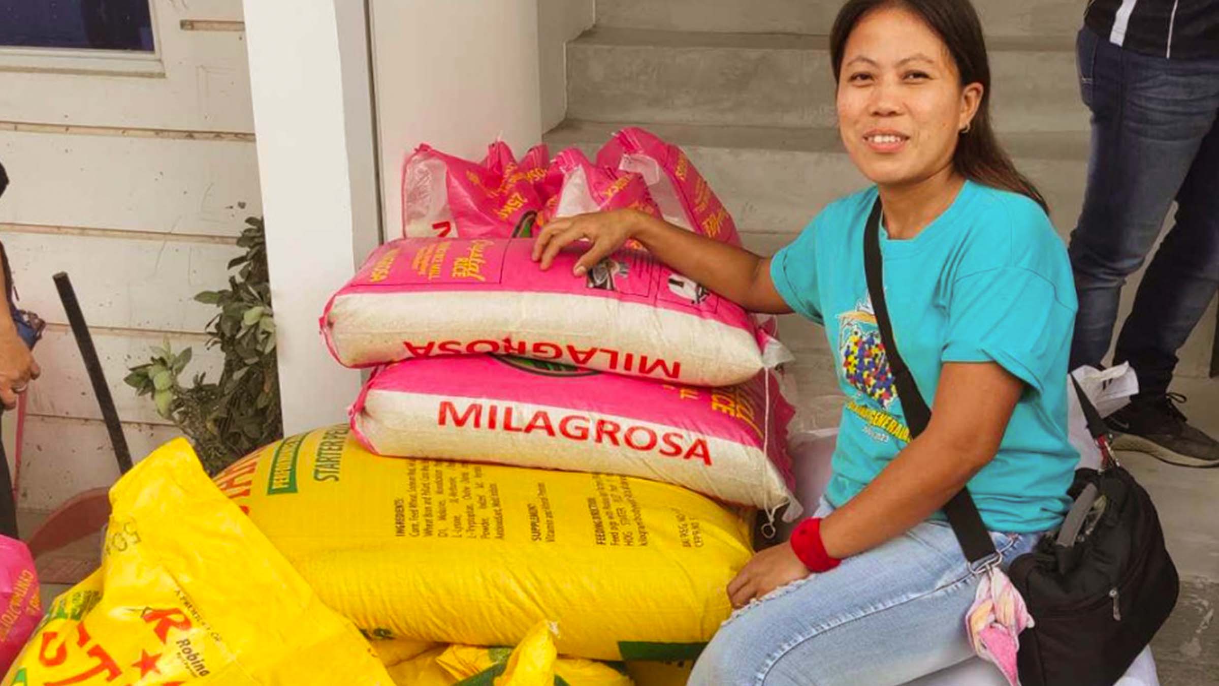 Magulang ng mga batang manggagawa sa Marinduque, tumanggap ng livelihood kits